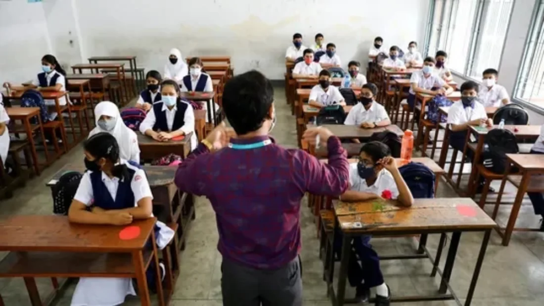 ছুটি শেষে আজ খুললো স্কুল-মাদরাসা, কলেজের ছুটি আরও ৫দিন