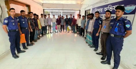 দাউদকান্দিতে একদিনে পুলিশের পৃথক অভিযানে গ্রেপ্তার-১৯